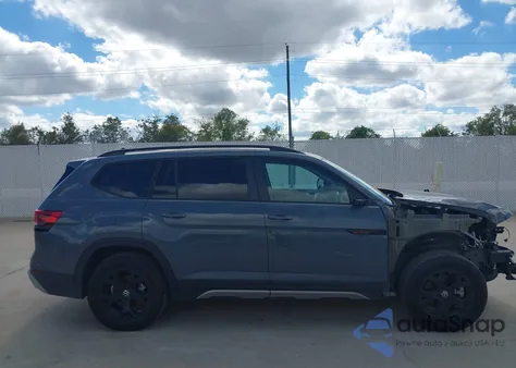 2024 Volkswagen Atlas 2.0T Peak Edition Sel from USA, damaged, VIN 1V2GR2CA2RC550072